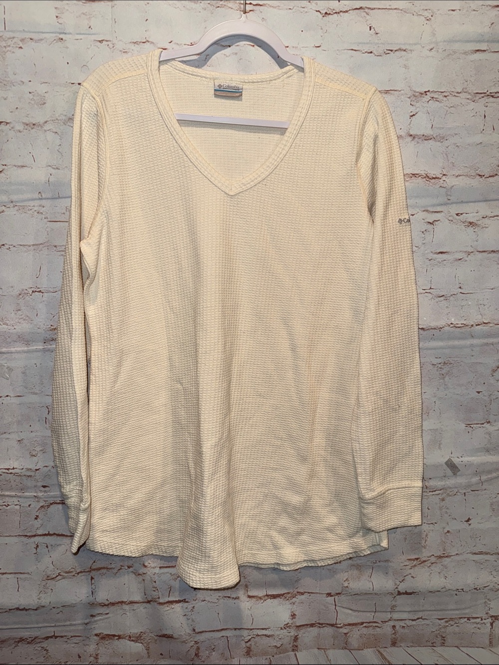 Columbia Cream Waffle V-Neck Long Sleeve Shirt XL long
